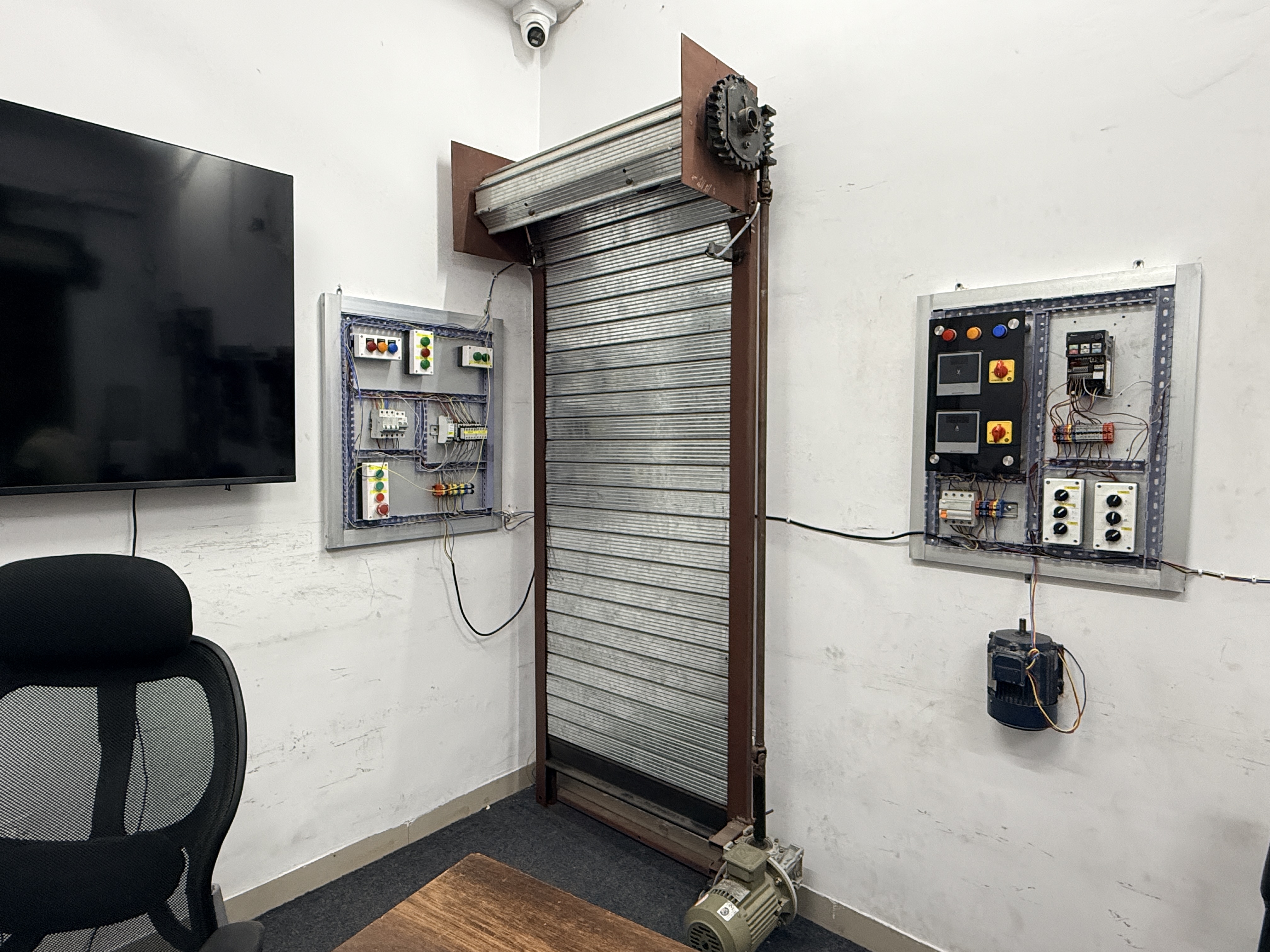 AUTOMATIC SHUTTER training project
